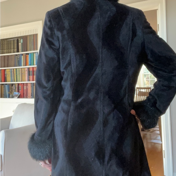 Black winter coat, faux fur trim. Size 9/10. - Picture 4 of 4